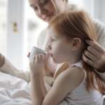Ból ucha przy kichaniu u dziecka - co może oznaczać?